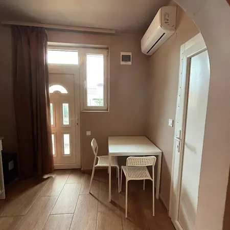 Pusztai Apartmanhaz דירה