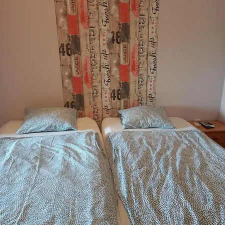 Pusztai Apartmanhaz שיופוק
